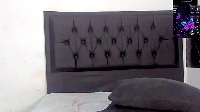 Snapshot of kriixtybrown chatting on 02.22.25 kriixtybrown online show from 02.22.25