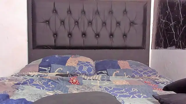 Snapshot of kriixtybrown chatting on 10.02.25 kriixtybrown online show from 10.02.25