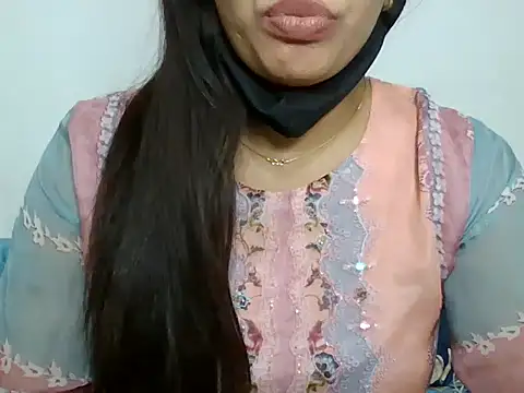 Snapshot of sparkling_queen chatting on 12.11.24 sparkling queen online show from 12.11.24