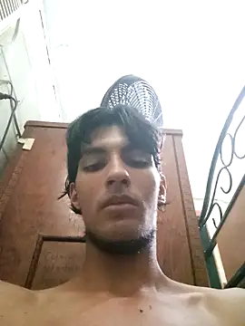 Snapshot of freddywwm chatting on 10.04.25 freddywwm online show from 10.04.25