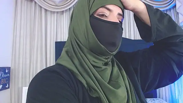 Snapshot of Uzra_hayed chatting on 12.26.24 Uzra hayed online show from 12.26.24