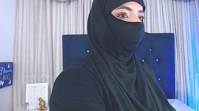 Snapshot of Uzra_hayed chatting on 12.27.24 Uzra hayed online show from 12.27.24