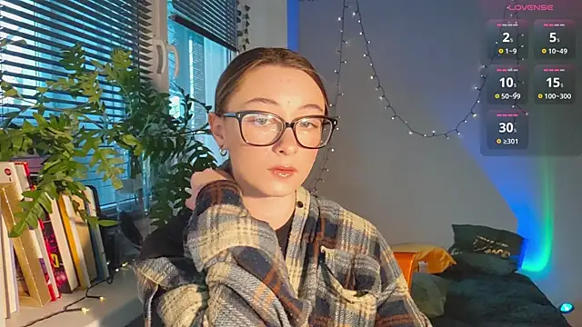 Snapshot of monlight__dana chatting on 01.15.25 monlight  dana online show from 01.15.25