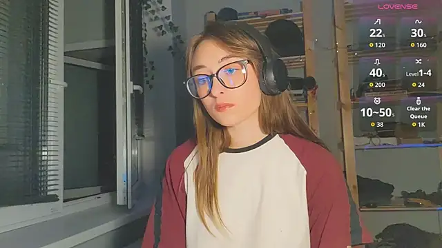 Snapshot of monlight__dana chatting on 09.22.25 monlight  dana online show from 09.22.25