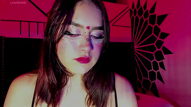 Snapshot of LailaCatt chatting on 03.16.25 LailaCatt online show from 03.16.25