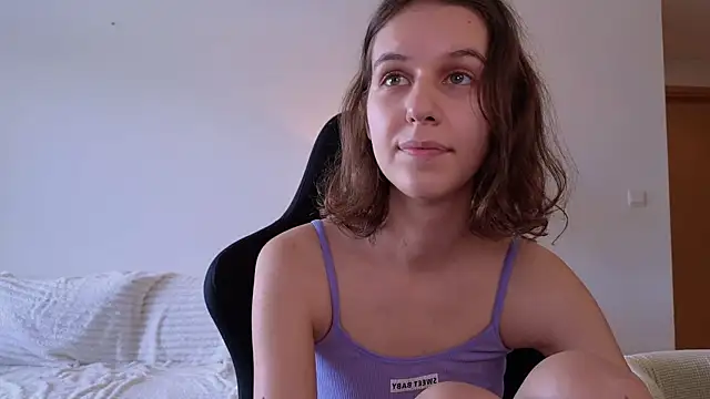 Snapshot of VanessaBayer2 chatting on 01.05.25 VanessaBayer2 online show from 01.05.25