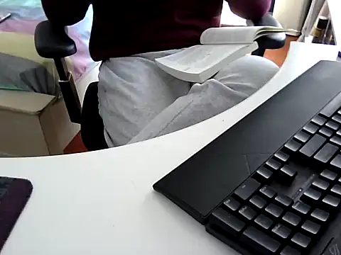 Snapshot of big-pig chatting on 01.06.25 big-pig online show from 01.06.25