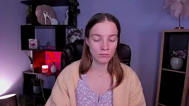 Snapshot of kenzie_x chatting on 12.13.24 kenzie x online show from 12.13.24