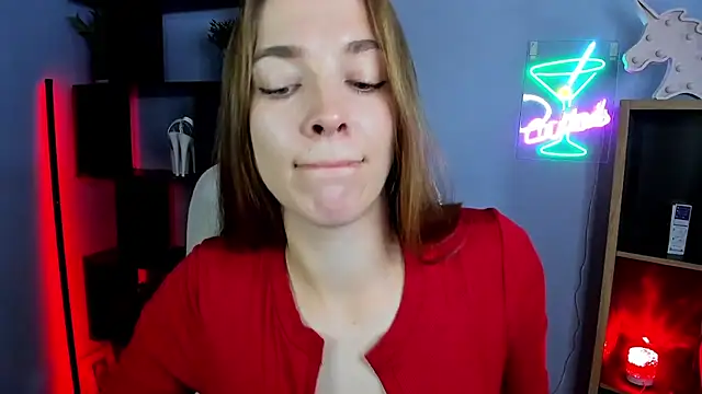 Snapshot of kenzie_x chatting on 10.02.25 kenzie x online show from 10.02.25