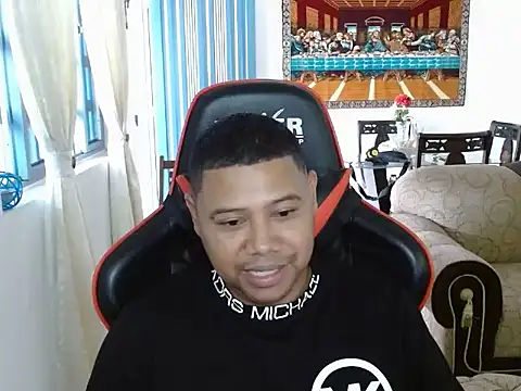 Snapshot of Hoowar2012 chatting on 10.19.25 Hoowar2012 online show from 10.19.25