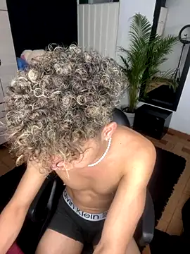 Snapshot of DavidfullOFlove chatting on 09.24.25 DavidfullOFlove online show from 09.24.25