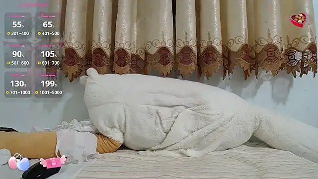 Snapshot of Mia-Tsuki- chatting on 02.07.25 Mia-Tsuki- online show from 02.07.25