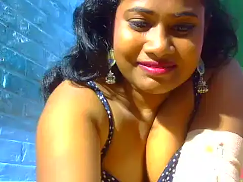 Snapshot of sexy_roma chatting on 12.16.24 sexy roma online show from 12.16.24