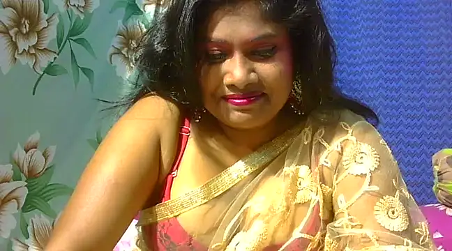 Snapshot of sexy_roma chatting on 02.11.25 sexy roma online show from 02.11.25