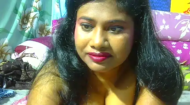 Snapshot of sexy_roma chatting on 02.12.25 sexy roma online show from 02.12.25