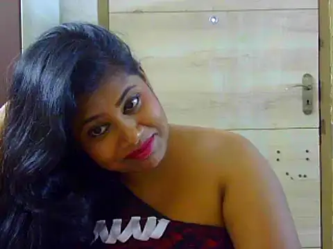 Snapshot of sexy_roma chatting on 03.21.25 sexy roma online show from 03.21.25