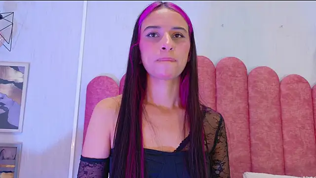 MeganBakerr  online show from 10.21.25
