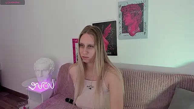 Snapshot of miissblonde chatting on 01.31.25 miissblonde online show from 01.31.25