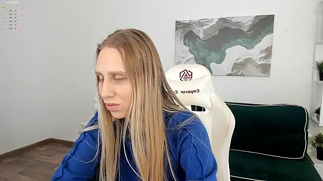 Snapshot of miissblonde chatting on 03.17.25 miissblonde online show from 03.17.25