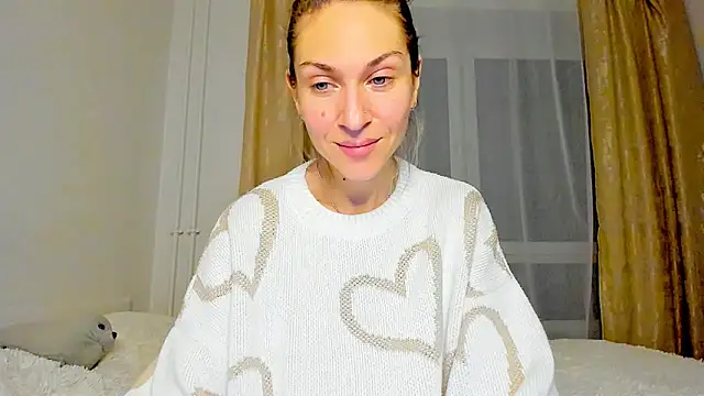 Snapshot of Mona_Cruz chatting on 03.15.25 Mona Cruz online show from 03.15.25