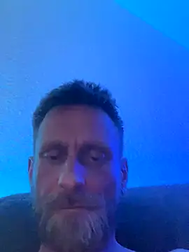 Snapshot of Bro4bro0040 chatting on 11.11.25 Bro4bro0040 online show from 11.11.25