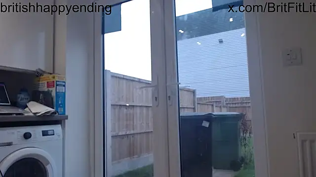 Snapshot of BritishHappyEnding chatting on 12.26.24 BritishHappyEnding online show from 12.26.24