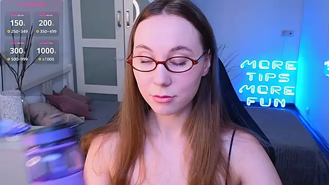 Snapshot of i_can_fix_you chatting on 03.16.25 i can fix you online show from 03.16.25