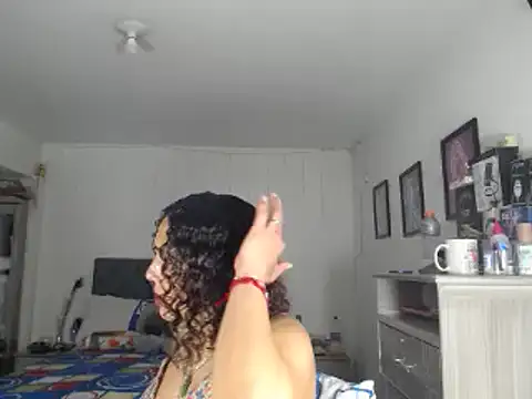 Snapshot of Corina_hot chatting on 12.26.24 Corina hot online show from 12.26.24