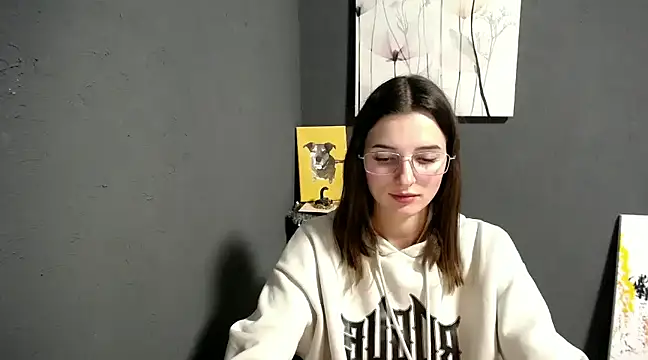 Snapshot of lady_olivia_ chatting on 12.10.24 lady olivia  online show from 12.10.24