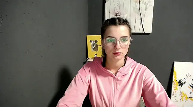 Snapshot of lady_olivia_ chatting on 12.12.24 lady olivia  online show from 12.12.24