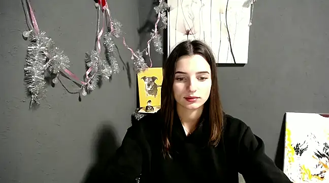 Snapshot of lady_olivia_ chatting on 12.18.24 lady olivia  online show from 12.18.24