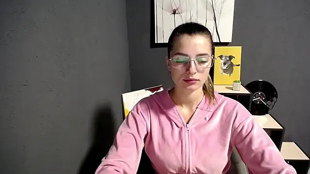Snapshot of lady_olivia_ chatting on 09.16.25 lady olivia  online show from 09.16.25