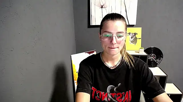 Snapshot of lady_olivia_ chatting on 09.22.25 lady olivia  online show from 09.22.25