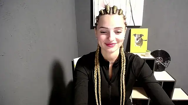 Snapshot of lady_olivia_ chatting on 10.10.25 lady olivia  online show from 10.10.25