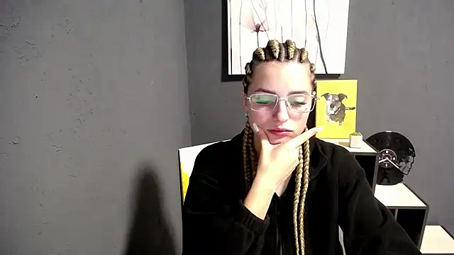 Snapshot of lady_olivia_ chatting on 10.13.25 lady olivia  online show from 10.13.25