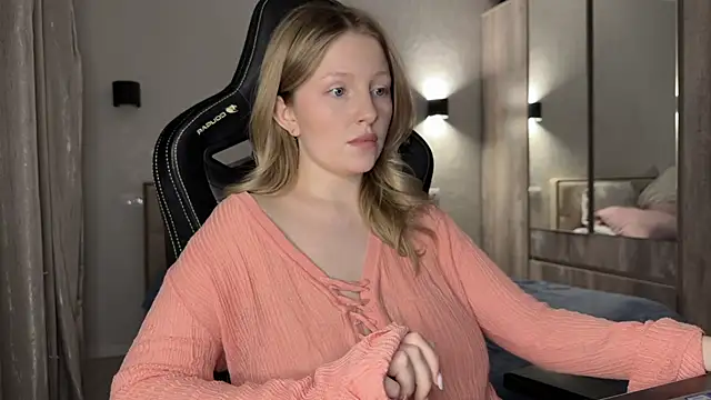 Snapshot of x_ivy_x chatting on 01.29.25 x ivy x online show from 01.29.25