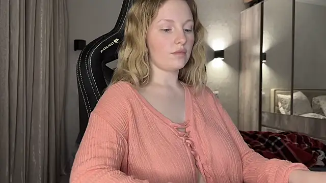 Snapshot of x_ivy_x chatting on 02.22.25 x ivy x online show from 02.22.25