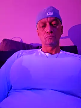 Snapshot of McdyllanXX chatting on 03.04.25 McdyllanXX online show from 03.04.25