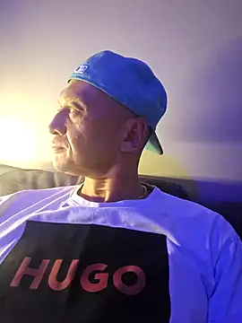 Snapshot of McdyllanXX chatting on 03.13.25 McdyllanXX online show from 03.13.25