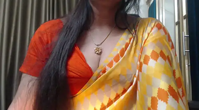 Snapshot of desi-maisa130 chatting on 12.01.24 desi-maisa130 online show from 12.01.24