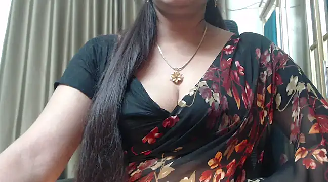 Snapshot of desi-maisa130 chatting on 12.20.24 desi-maisa130 online show from 12.20.24
