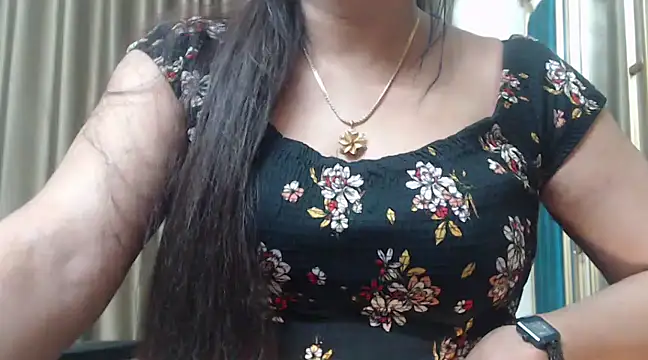 Snapshot of desi-maisa130 chatting on 12.21.24 desi-maisa130 online show from 12.21.24