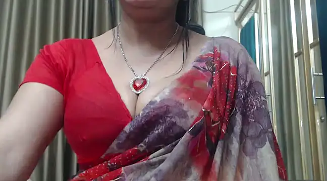 Snapshot of desi-maisa130 chatting on 01.24.25 desi-maisa130 online show from 01.24.25