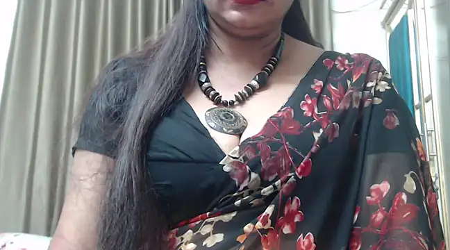 Snapshot of desi-maisa130 chatting on 01.25.25 desi-maisa130 online show from 01.25.25