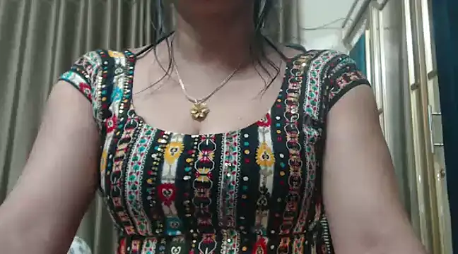 Snapshot of desi-maisa130 chatting on 01.27.25 desi-maisa130 online show from 01.27.25