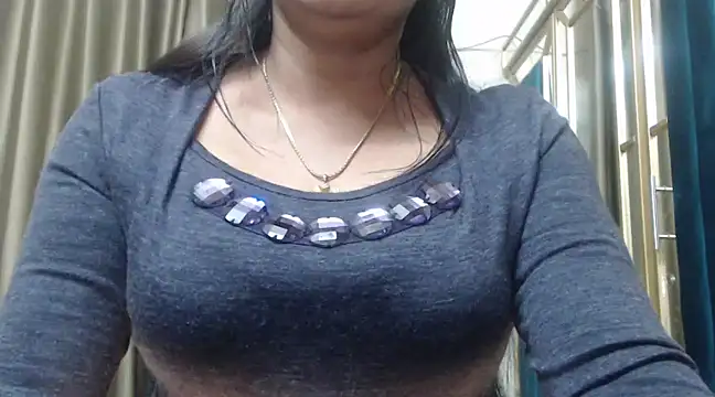 Snapshot of desi-maisa130 chatting on 02.13.25 desi-maisa130 online show from 02.13.25
