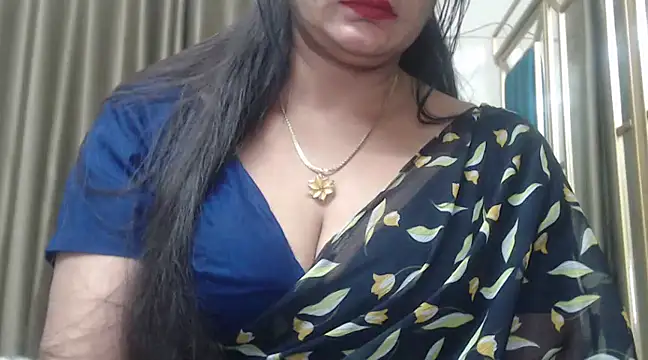 Snapshot of desi-maisa130 chatting on 02.15.25 desi-maisa130 online show from 02.15.25