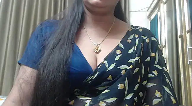 Snapshot of desi-maisa130 chatting on 02.20.25 desi-maisa130 online show from 02.20.25