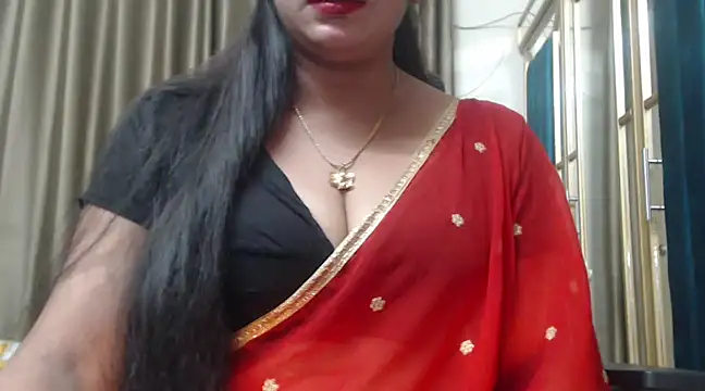 Snapshot of desi-maisa130 chatting on 02.22.25 desi-maisa130 online show from 02.22.25
