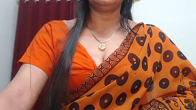 Snapshot of desi-maisa130 chatting on 09.21.25 desi-maisa130 online show from 09.21.25